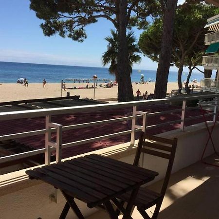 Apartamento Con Vistas Al Mar En กัมบริลส์ ภายนอก รูปภาพ