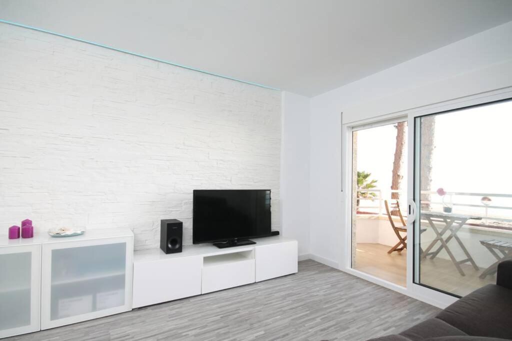 Apartamento Con Vistas Al Mar En กัมบริลส์ ภายนอก รูปภาพ