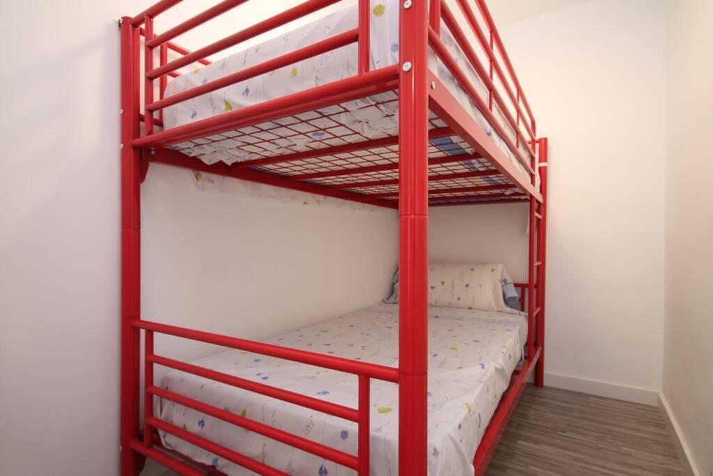 Apartamento Con Vistas Al Mar En กัมบริลส์ ภายนอก รูปภาพ