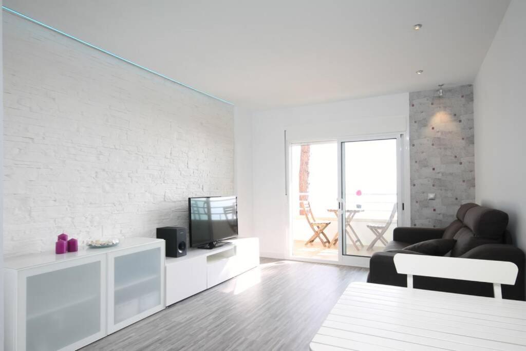 Apartamento Con Vistas Al Mar En กัมบริลส์ ภายนอก รูปภาพ