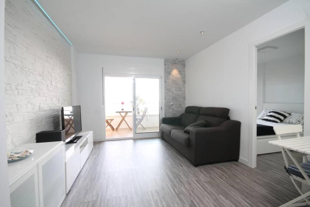 Apartamento Con Vistas Al Mar En กัมบริลส์ ภายนอก รูปภาพ