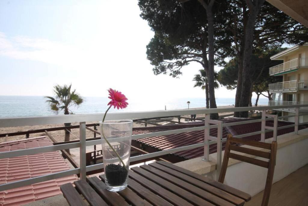 Apartamento Con Vistas Al Mar En กัมบริลส์ ภายนอก รูปภาพ