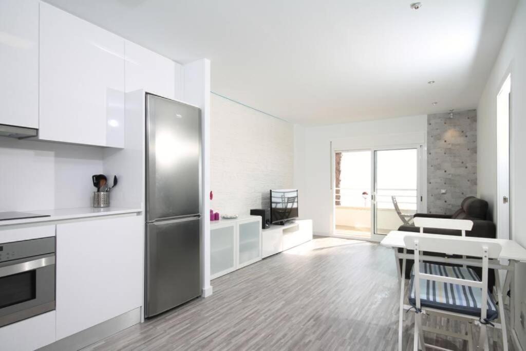 Apartamento Con Vistas Al Mar En กัมบริลส์ ภายนอก รูปภาพ