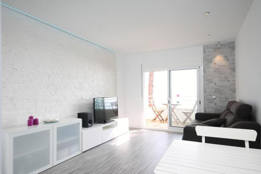 Apartamento Con Vistas Al Mar En กัมบริลส์ ภายนอก รูปภาพ
